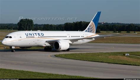 N United Airlines Boeing Dreamliner Photo By Demo