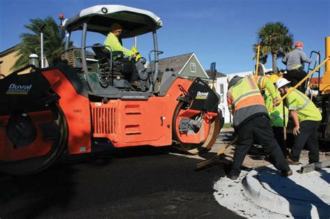 Asphaltpro Magazine Job Descriptions On The Paving Train