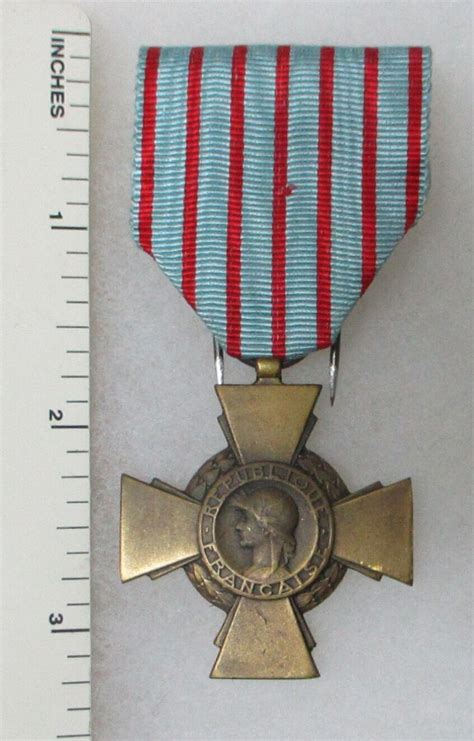 original vintage french ww croix du combattant medal france combat