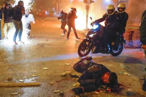 Graves Disturbios En Atenas Durante Una Protesta Contra La Violencia