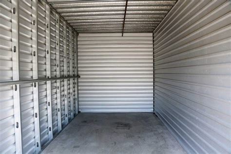 How Much Fits in a 20x20 Storage Unit? | StorageMart