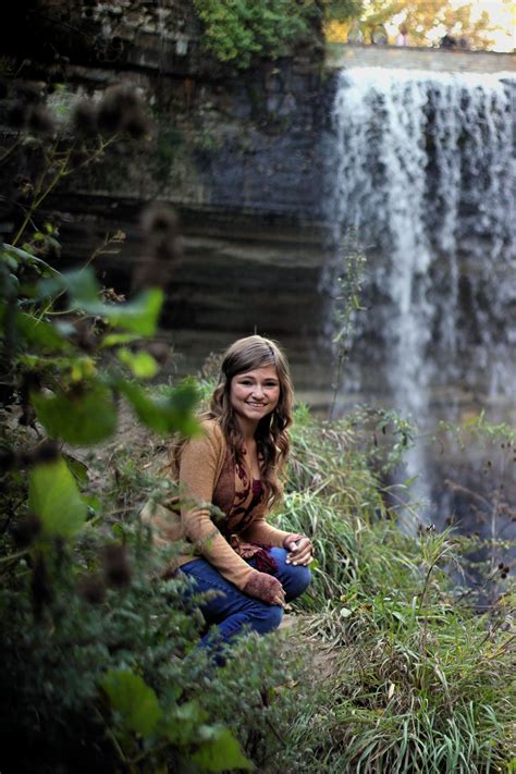 Senior Picture Portrait Girl Waterfall Minnihaha Falls Photo Ideas