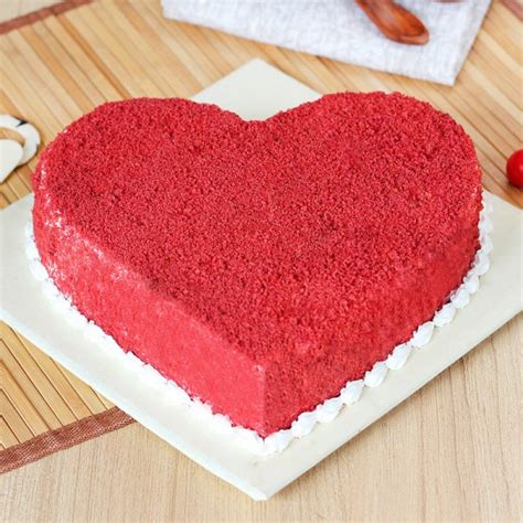 Romantic heart shape cake design - Chocolaty.in