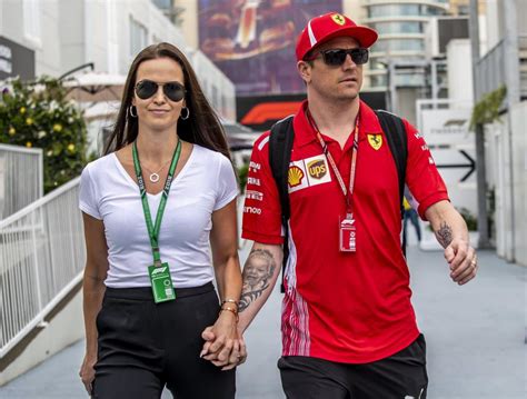 Kimi Raikkonen presto papà per la 3ª volta sui social il dolce annuncio