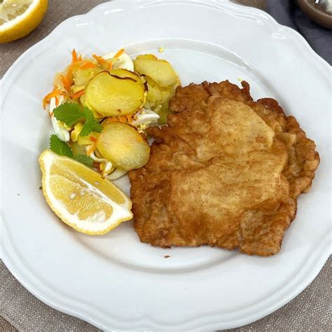 Wiener Schnitzel Mit Slowenischen Bratkartoffeln Rezepte Ard Buffet