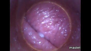Peculiar gatita checa boquiabierta su jugoso coño al máximo XVIDEOS