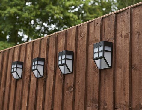 Pack of 4 Solar LED Fence Lights – Gablemere