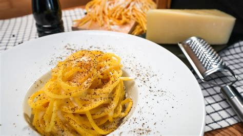 Ricetta LAZIO Tonnarelli Cacio E Pepe Cookaround