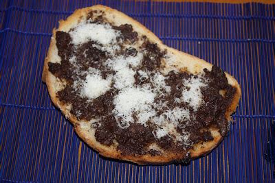 El Se Ol Javiel Se Mete A Cocinillas Tosta De Morcilla Con Queso Rallado