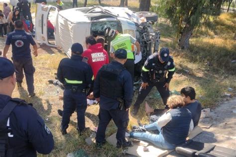 Un Muerto Y 16 Lesionados Tras Volcar Combi En Autopista