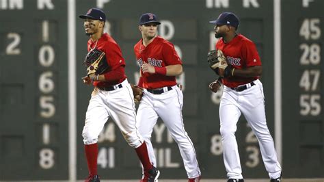 Royals Sign Jackie Bradley Jr To Minor League Contract