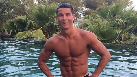 Ronaldo Gym / Cristiano Ronaldo workout / strength training in-home gym ...