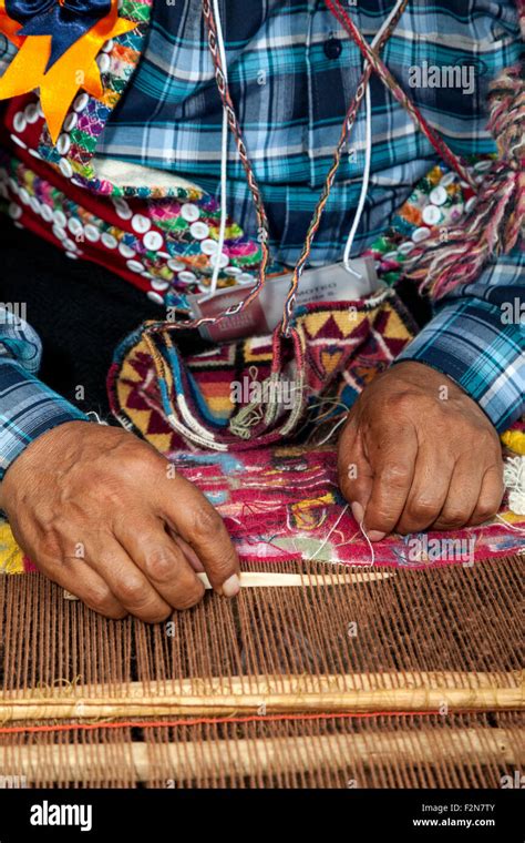 Quechua Weaver Hi Res Stock Photography And Images Alamy