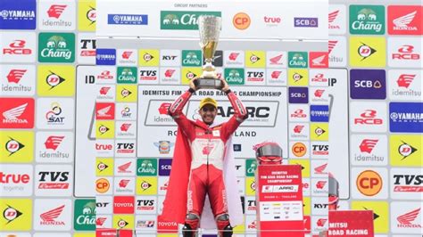 Cetak Sejarah Pebalap Astra Honda Andi Gilang Juara Asia Ss