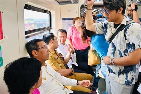 Ketika Presiden Dan Kang Emil Jajal LRT Jabodebek Dari Stasiun