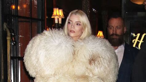 Ciao Wintermantel JLo Anya Taylor Joy machen XXL Fellmäntel zum