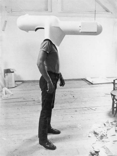 Les Casques De Réalité Virtuelle De Walter Pichler En 1967 La Boite Verte