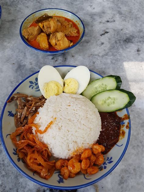 青蛙生活点滴 Froggy s Bits of Life 椰漿飯配咖哩雞 Nasi Lemak w Curry Chicken