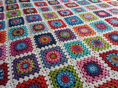 t Naaikamertje Häkeldecke aus Granny Squares