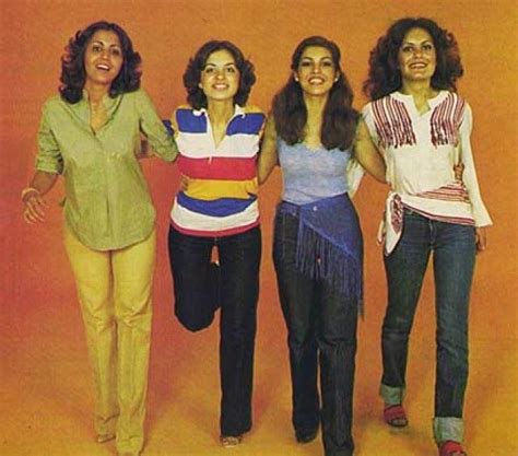 20 Color Photographs Showing Beautiful Iranian Fashion in the 1970s ...