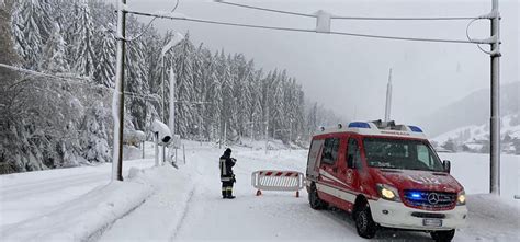 Il Maltempo Sferza Il Centro Nord Valli Isolate In Alto Adige Black