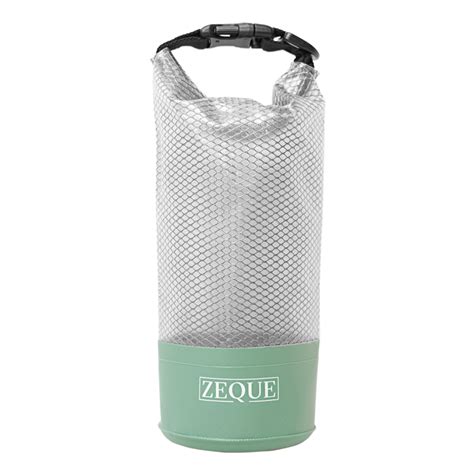 Nude Tube Zeque