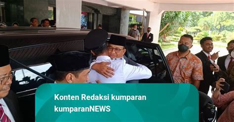 Peluk Hangat Anies Untuk Heru Budi Usai Sertijab Gubernur DKI Jakarta