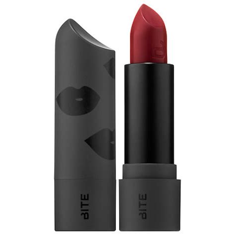 15 Red Lipsticks That Wont Dry Out Your Lips Even In The Dead Of Winter — Photos