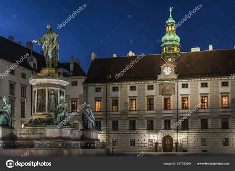 Hofburg Palace Courtyard With Francis Ii Statue Stock Editorial Photo