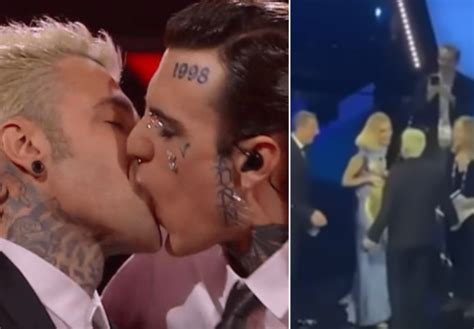 Έξαλλη η Κιάρα με το gay γαλλικό φιλί του άντρα μπροστά στα μάτια