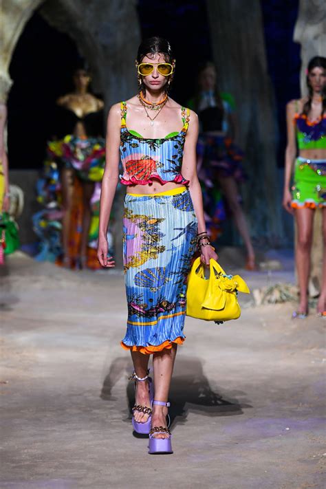 Versace Spring Collection Runway Milan Fashion Week Mfw Tom