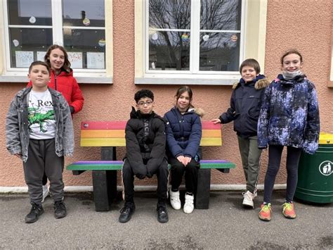 Essonne à Etréchy des bancs contre le harcèlement scolaire dans les