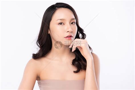 肖像美丽的年轻亚洲女人清洁新鲜裸露的皮肤概念亚洲女孩美容面部护肤和保健面部护理完美肌肤自然妆高清图片下载 正版图片506392054 摄图网