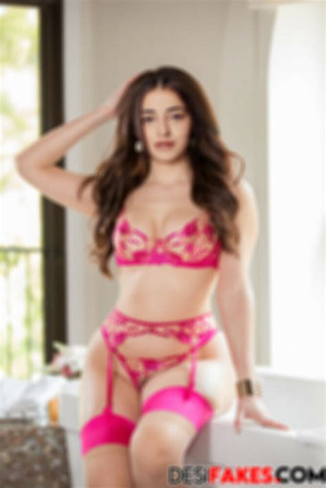 Ananya Panday Nude Leak Xxx Images Bollywood Actress Sex Hd Desi
