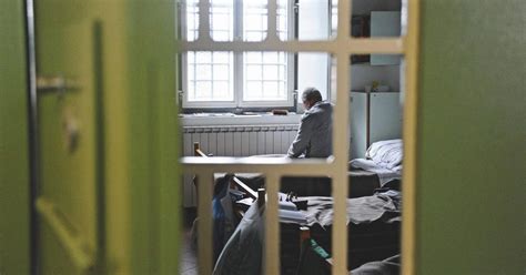 Carceri Il Report Del Garante Dei Detenuti 67 Suicidi Da Inizio Anno