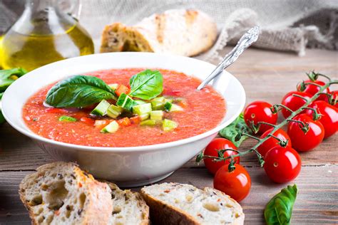 Receita de hoje Gaspacho à base de tomate Organics News Brasil