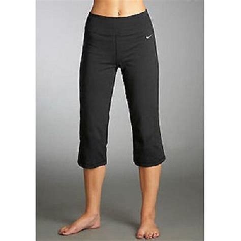 New 55 Nike Women Dri Fit Regular Fit Be Strong Poly Capri Black