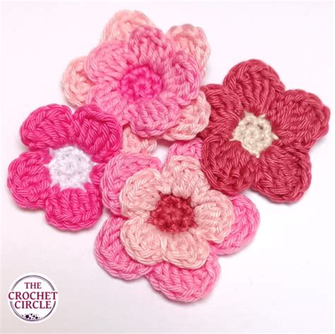 Easy Crochet Flower Pattern In Thecrochetcircle