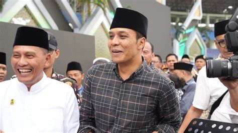 Ketua Umum PBNU KH Yahya Cholil Staquf Bersama Tokoh Tokoh NU Cek