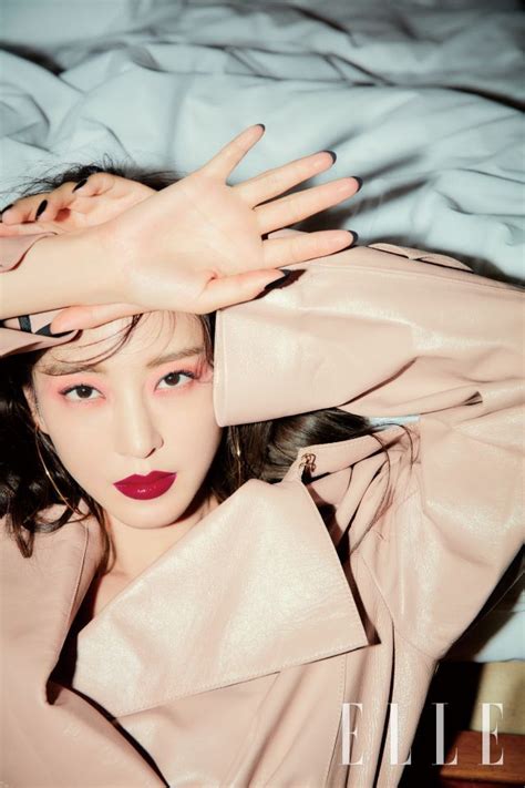 Han Ye Seul Attends Cf Event In Black Suit Dress With Contrasting Nude Bandage Bra Artofit