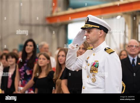 Le Capitaine Gary Montalvo Jr Commandant De Lescadron De