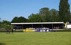 Der Ballreiter Der Sportplatz Fu Ball Ist Zur Ck Asv Durlach Vs Gu