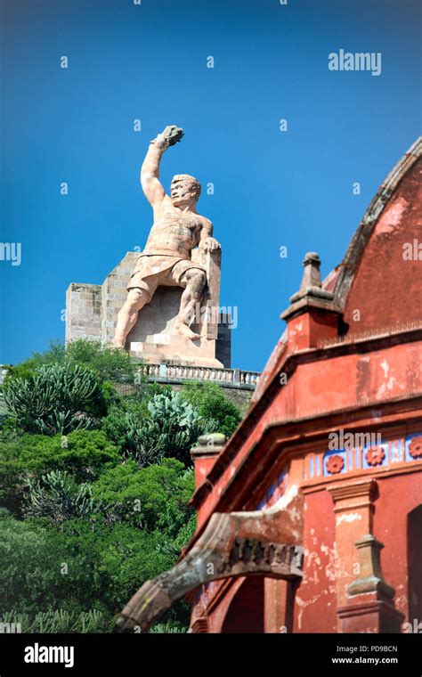 El Pipila statue in Guanajuato, Mexico Stock Photo - Alamy