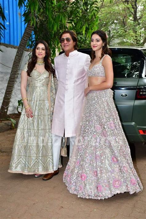 Bhavna Pandey Chunky Pandey Ananya Panday Snapped At The Alanna