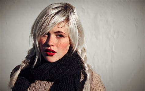 Clothing Hair Long Hair Blond Hair Scarf Headshot Human Hair