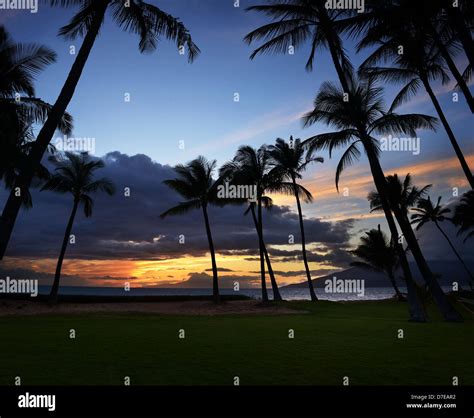 Sunset at a beach in beautiful Kīhei, Maui County, Hawaii Stock Photo - Alamy