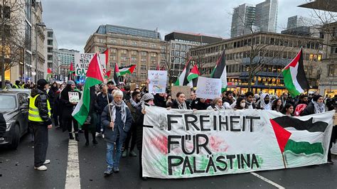 Hunderte Bei Pro Pal Stina Demo In Frankfurt Hessenschau De