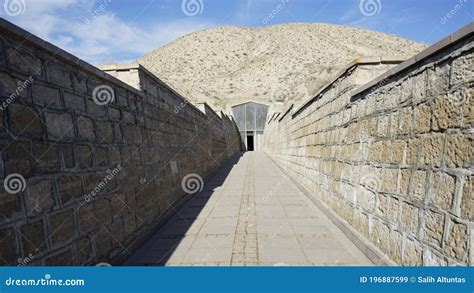 Tumulus and Entrance To Tomb of King Midas of Phrygia Stock Image ...