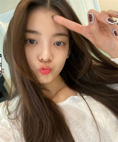 Natural Tanpa Makeup Potret Manis Member Itzy Ini Bikin Ambyar