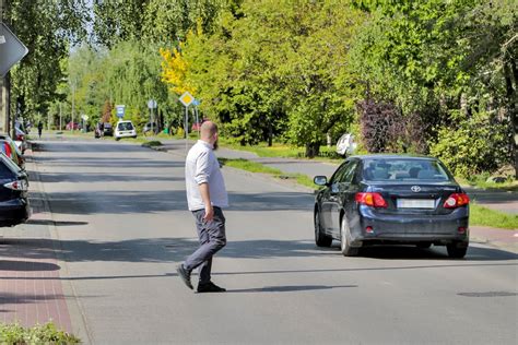 Pieszy Na Drodze Czy Znasz Wszystkie Przepisy Z Tym Zwi Zane